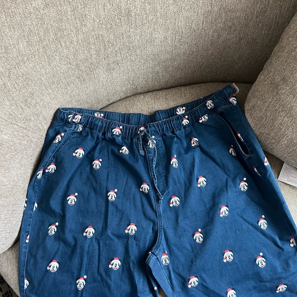 Mickey Mouse Christmas jeans - Picture 2 of 5